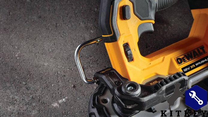 Пила ленточная аккумуляторная бесщёточная DeWALT DCS377NT