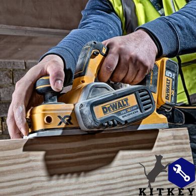 Рубанок аккумуляторный бесщёточный DeWALT DCP580P2