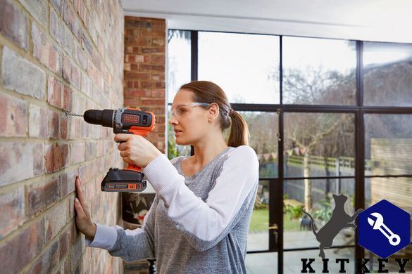 Дрель-шуруповерт ударная аккумуляторная BLACK+DECKER BCD003C1