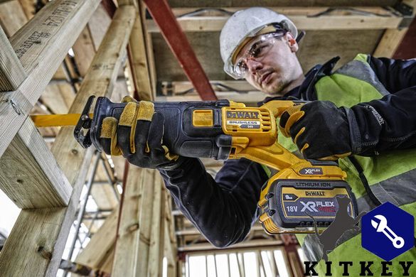 Пила сабельная аккумуляторная DeWALT DCS389N