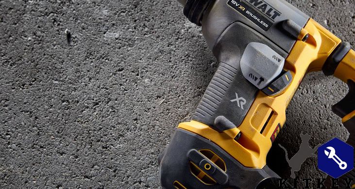 Перфоратор акумуляторний безщітковий DeWALT SDS PLUS DCH172NT