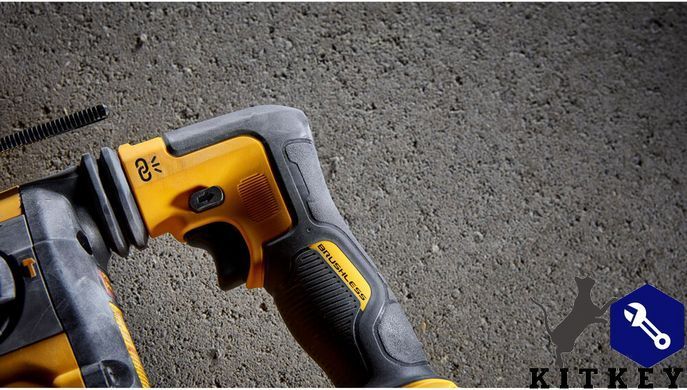 Перфоратор акумуляторний безщітковий SDS-Plus DeWALT DCH416NT