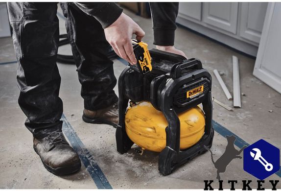 Компрессор воздушный аккумуляторный DeWALT DCC1018N