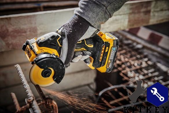 Пила дискова універсальна акумуляторна безщіткова DeWALT DCS438N