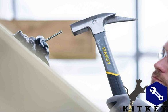 Молоток тесляра LATHAMMER FIBERGLAS c вагою головки 600 г STANLEY STHT0-51311