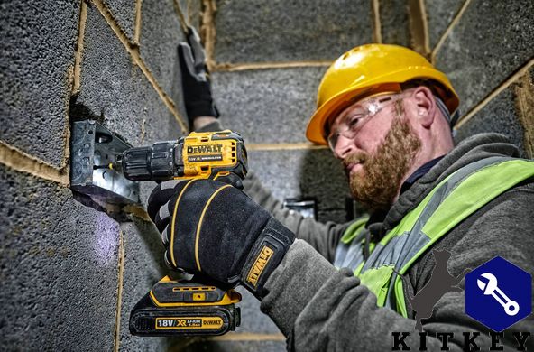 Дрель-шуруповерт аккумуляторная бесщёточная DeWALT DCD708D2T