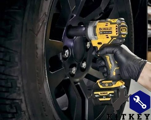 Гайковерт ударний акумуляторний безщітковий DeWALT DCF903P1
