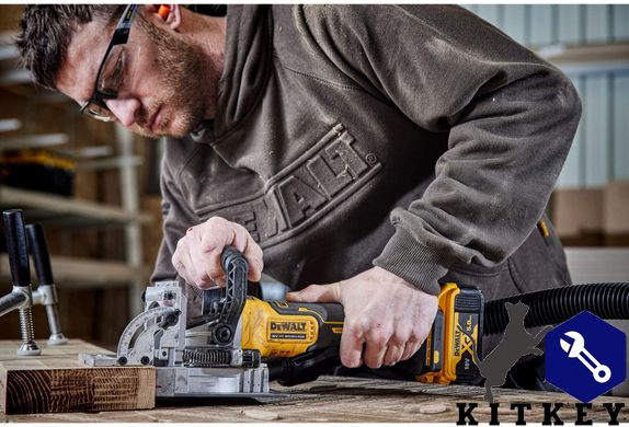 Фрезер акумуляторний безщітковий DeWALT DCW682P2