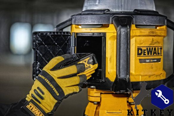 Ліхтар світлодіодний акумуляторний DeWALT DCL074