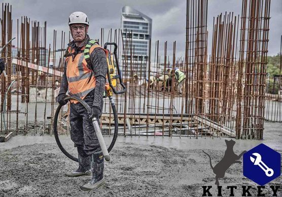 Вибратор-рюкзак глубинный аккумуляторный POWERSHIFT DeWALT DCPS310N