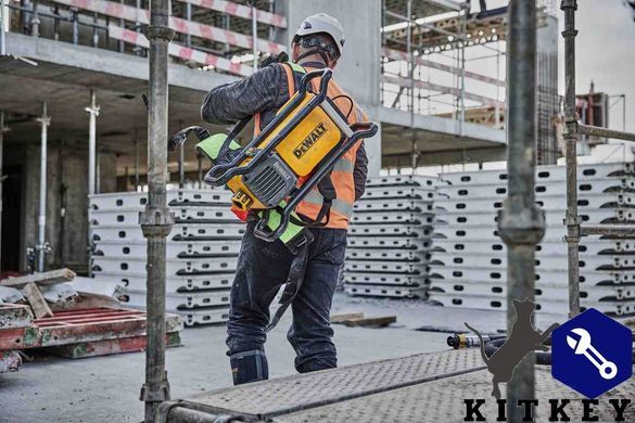 Вибратор-рюкзак глубинный аккумуляторный POWERSHIFT DeWALT DCPS310N