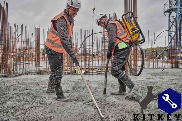 Вибратор-рюкзак глубинный аккумуляторный POWERSHIFT DeWALT DCPS310N