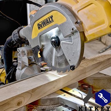 Пила настольная сетевая DeWALT DWS777