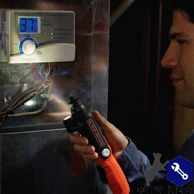 Отвертка аккумуляторная BLACK+DECKER BDCSFL20C
