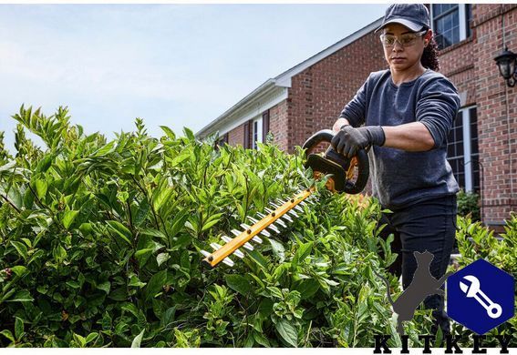 Кусторез аккумуляторный бесщёточный DeWALT DCMHT573N