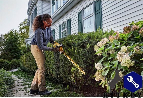 Кусторез аккумуляторный бесщёточный DeWALT DCMHT573N