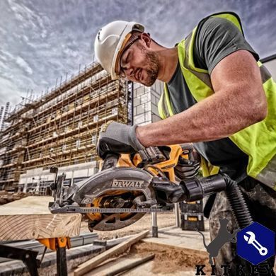 Пила дискова акумуляторна безщіткова DeWALT DCS577N