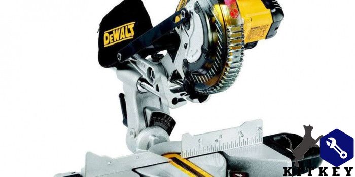 Пила торцювальна акумуляторна DeWALT DCS365N