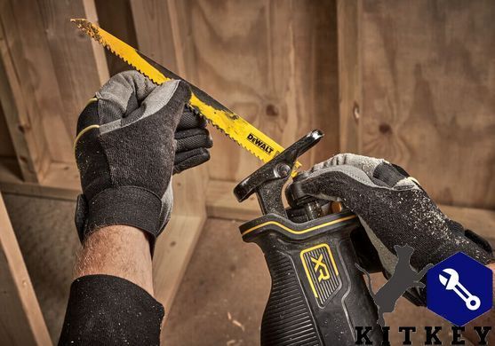 Пила шабельна акумуляторна DeWALT DCS382N