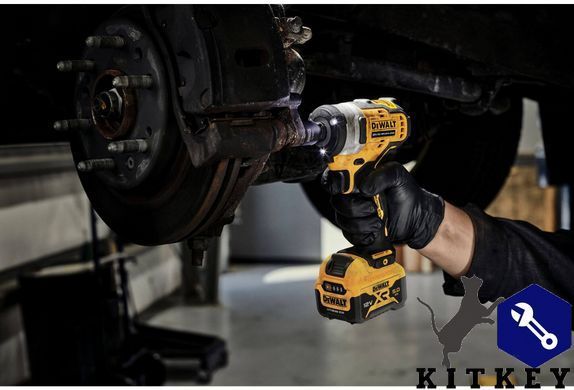 Гайкокрут ударный акумуляторний безщітковий DeWALT DCF901P2