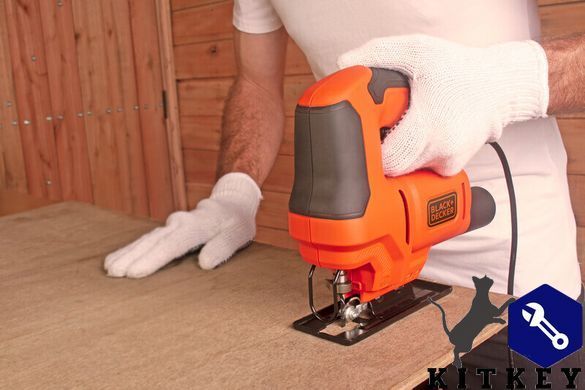 Пила лобзиковая мережева BLACK+DECKER BES603