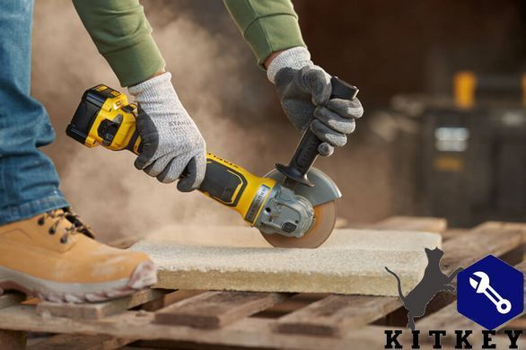 Шлифмашина угловая аккум безщеточная STANLEY FATMAX SFMCG700M2K