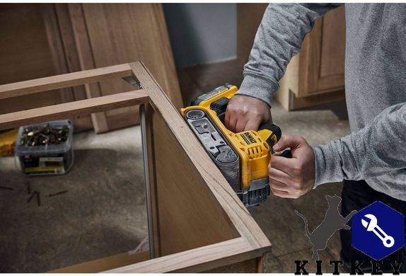 Шліфмашина стрічкова акумуляторна безщіткова DeWALT DCW220N