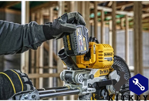 Пила торцювальна акумуляторна безщіткова DeWALT DCS727N