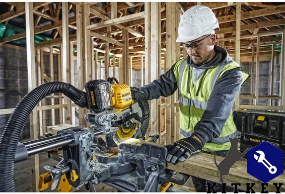 Пила торцювальна акумуляторна безщіткова DeWALT DCS727N