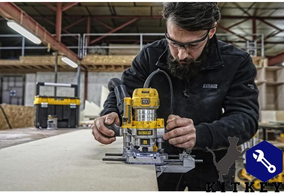 Фрезер мережевий DeWALT D26204K