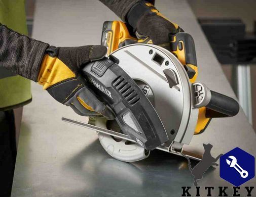Пилка дискова по металу акумуляторна DeWALT DCS383H2