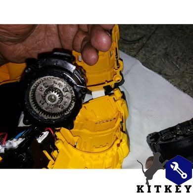 Дриль-шуруповерт акумуляторний безщітковий DeWALT DCD777M2T