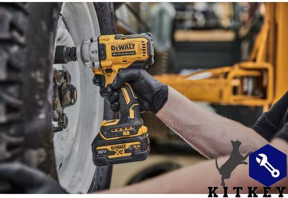 Гайковерт ударный аккумуляторный бесщёточный DeWALT DCF891NT
