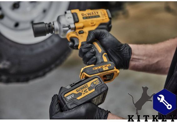 Гайковерт ударный аккумуляторный бесщёточный DeWALT DCF891NT