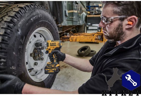 Гайковерт ударный аккумуляторный бесщёточный DeWALT DCF891NT