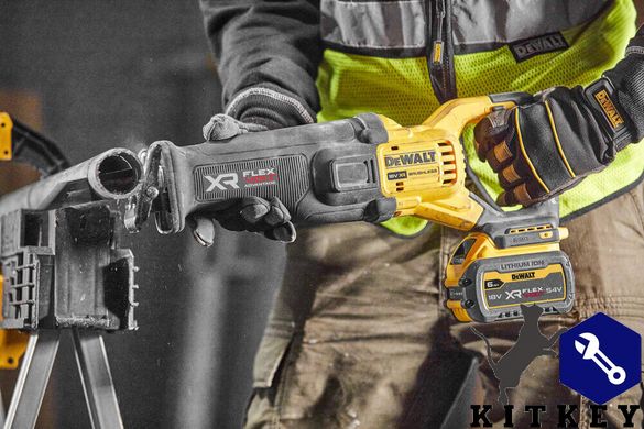 Пила шабельна акумуляторна DeWALT DCS386NT