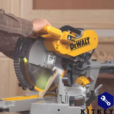 Пила настільна мережева DeWALT DWS780