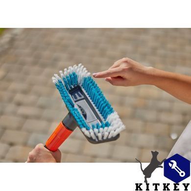 Щетка Gardena Cleansystem жесткая 27 см