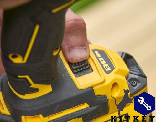 Гайковерт ударный аккумуляторный STANLEY FATMAX SFMCF820D2K