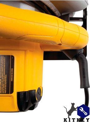 Пила дисковая сетевая DeWALT DWE560