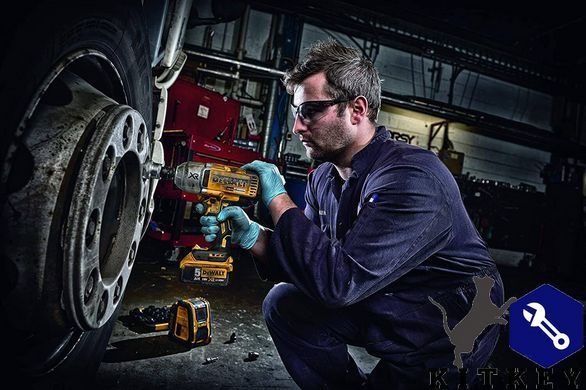 Гайковерт ударный аккумуляторный бесщёточный DeWALT DCF899N