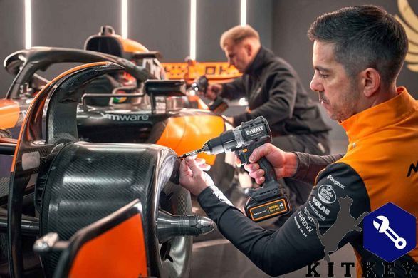 Дрель-шуруповёрт ударная McLaren F1 TEAM LIMITED EDITION DeWALT DCD85MM2T