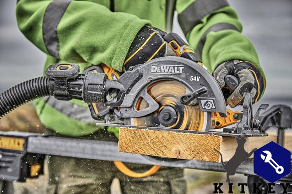 Пила дисковая аккумуляторная DeWALT DCS578X2