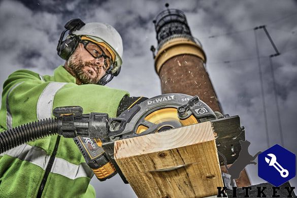 Пила дискова акумуляторна DeWALT DCS578X2