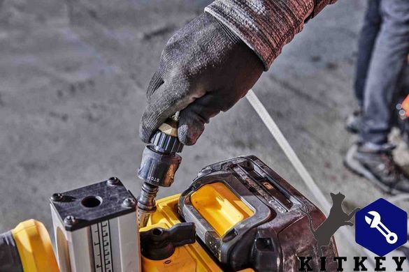 Резервуар для подачі води DeWALT DCE6820N