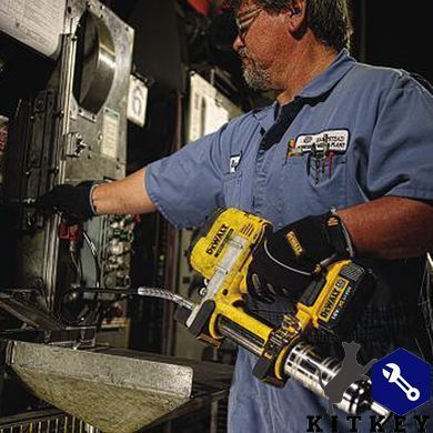 Пистолет маcляный аккумуляторный DeWALT DCGG571M1