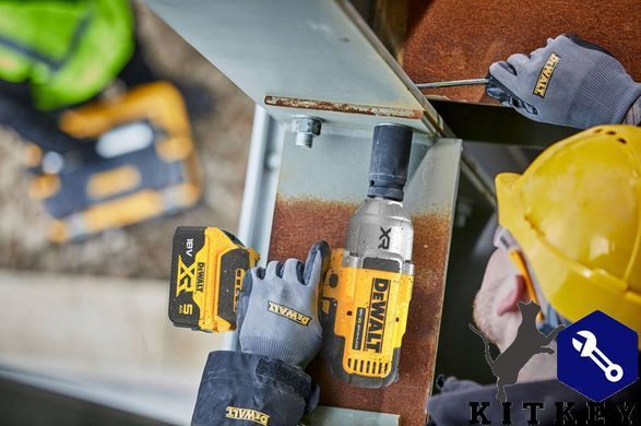 Гайковерт ударний акумуляторний безщітковий DeWALT DCF900N