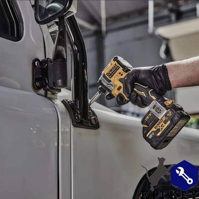 Набор из двух инструментов бесщеточных DeWALT DCK2051E2T