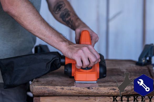 Рубанок сетевой BLACK+DECKER BEW712