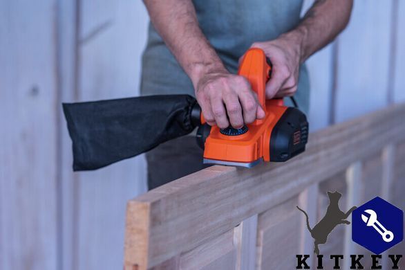 Рубанок сетевой BLACK+DECKER BEW712